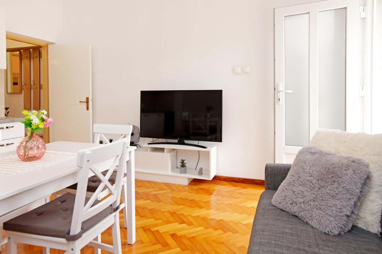 Apartman Zuvela Vela Luka Exterior photo