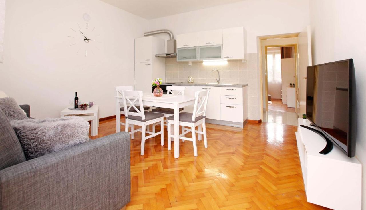 Apartman Zuvela Vela Luka Exterior photo